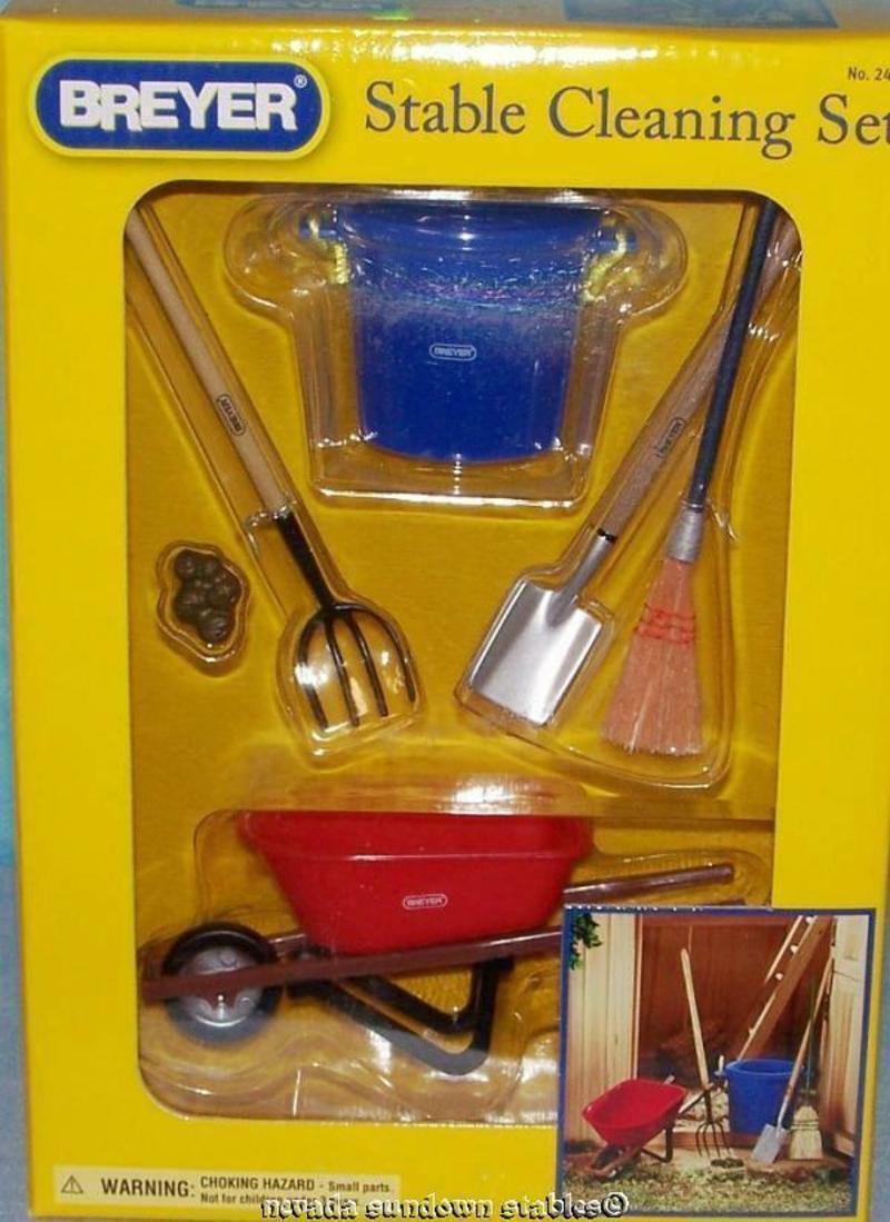 Breyer Stable Cleaning Set - Hooves and Paws