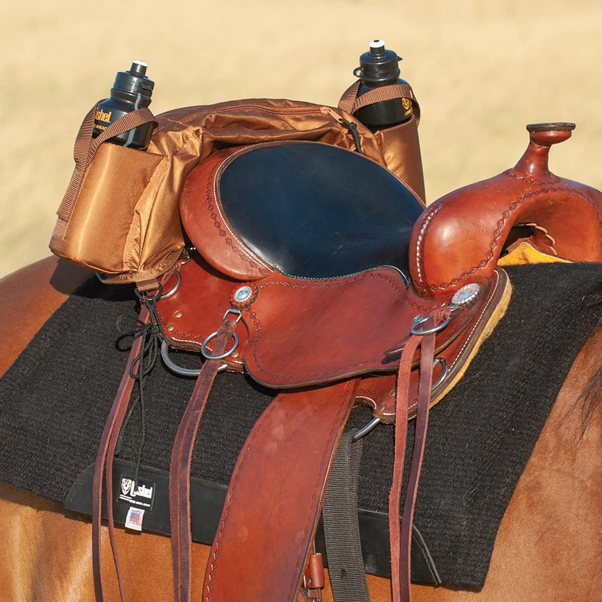 Cashel Deluxe Equine Cantle Bag - Hooves and Paws