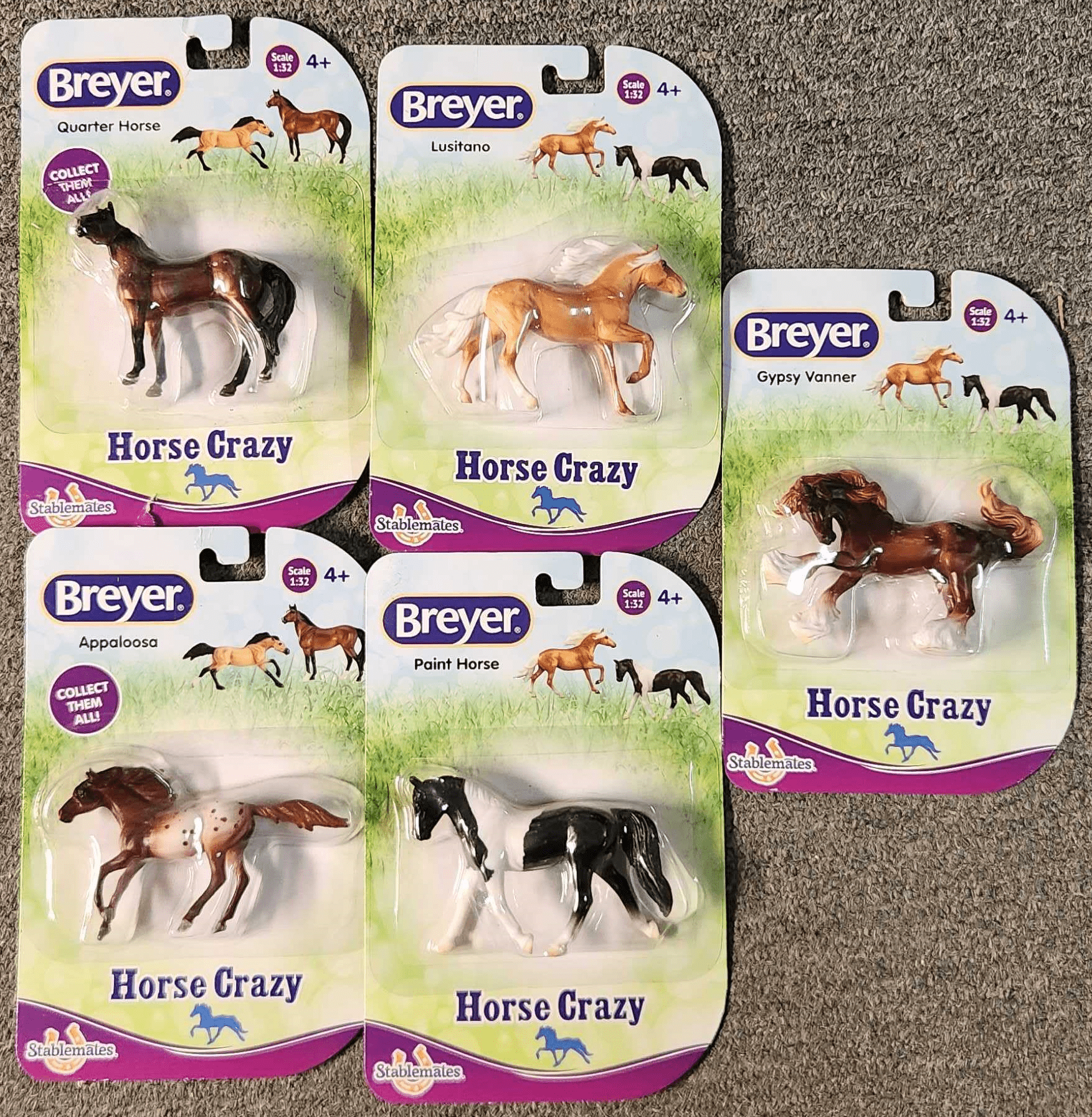 Breyer Horse Crazy Collection Stablemates 97244 - Hooves and Paws