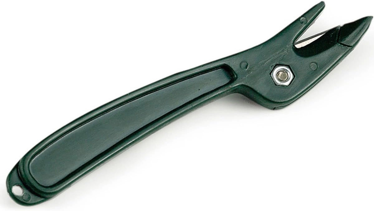 Shires Yard Knife - Hooves and Paws