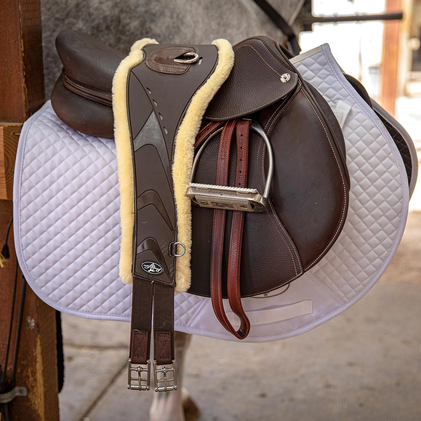 Professional's Choice Jump Pad with VenTECH Lining - Contoured Breathable Moisture-Wicking Saddle Pad