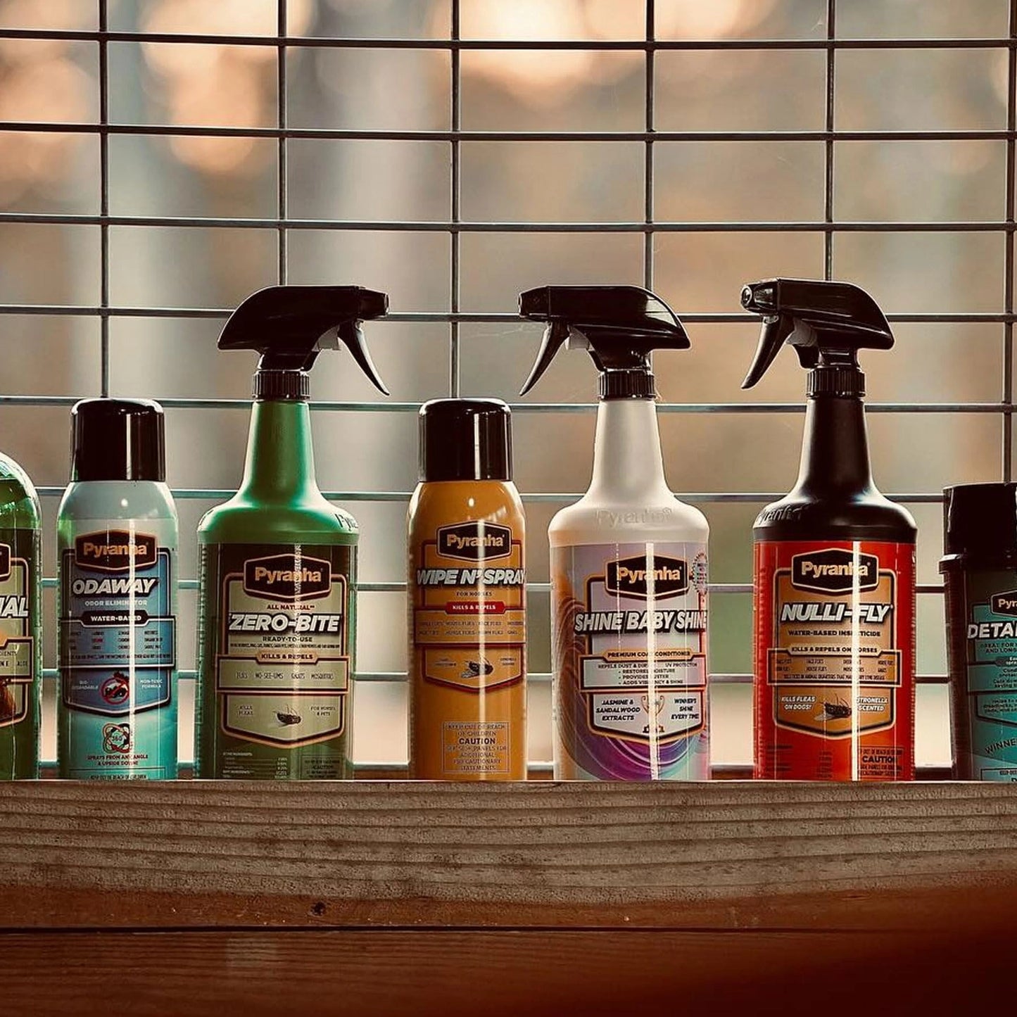 Pyranha Wipe N' Spray – Oil-Based Sweat-Resistant Fly Control