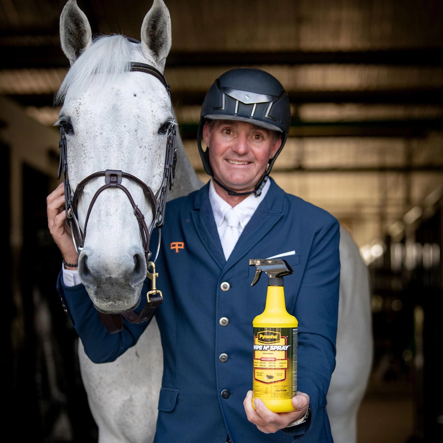 Pyranha Wipe N' Spray – Oil-Based Sweat-Resistant Fly Control