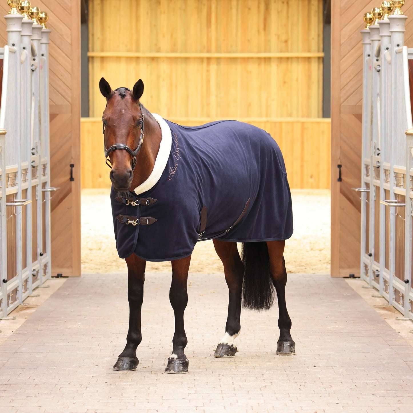 Shires Deluxe Fleece Rug - Premium Horse Cooler and Travel Sheet - Multiple Sizes Available