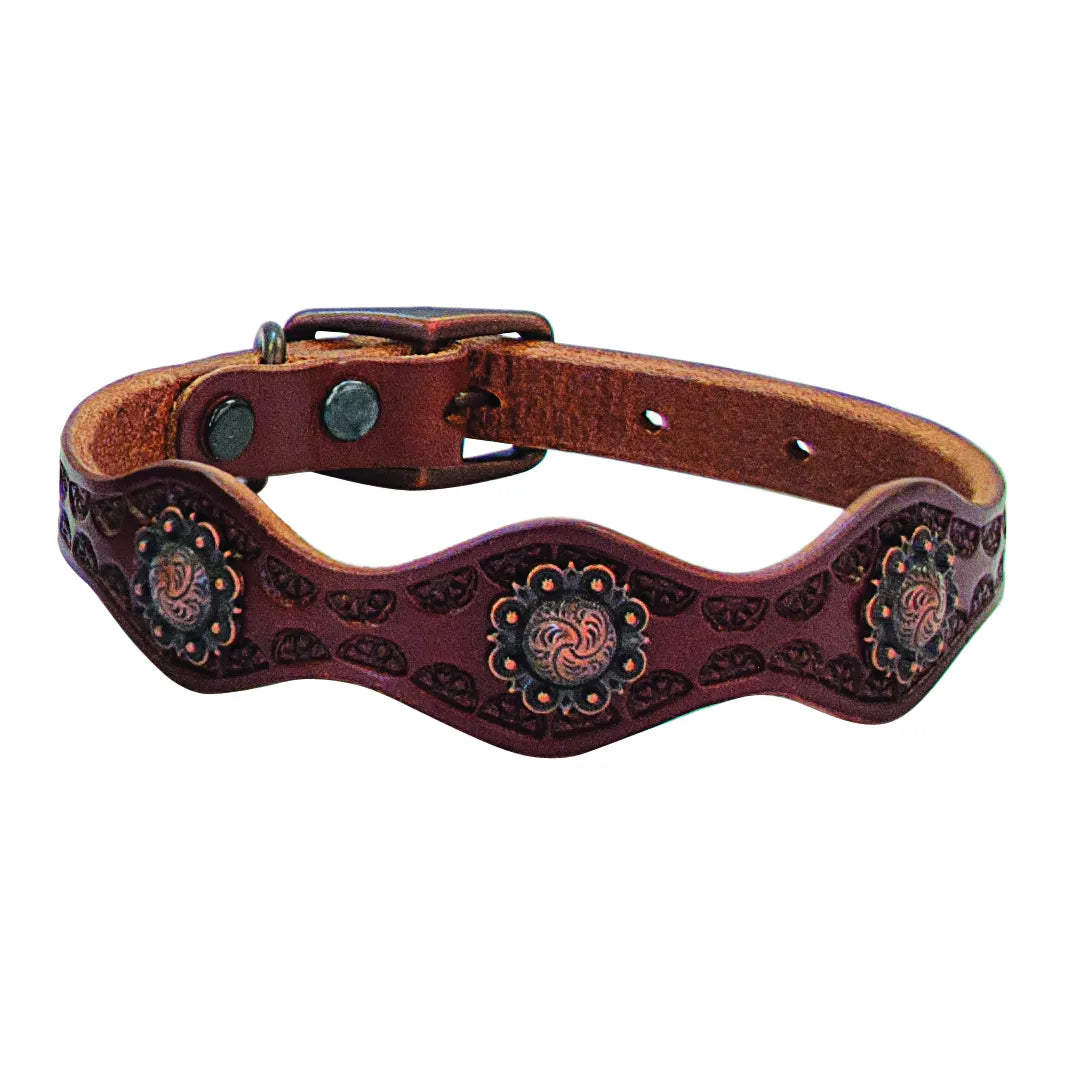 Weaver Leather Sundance Dog Collar in rich mahogany featuring unique scalloped edges and hand-tooled floral patterns. This premium leather dog collar is accented with three ornate copper-finish flower conchos and antique nickel hardware for a durable, Western-inspired look. A stylish and handcrafted pet accessory designed for longevity and rustic elegance, perfect for any pup.