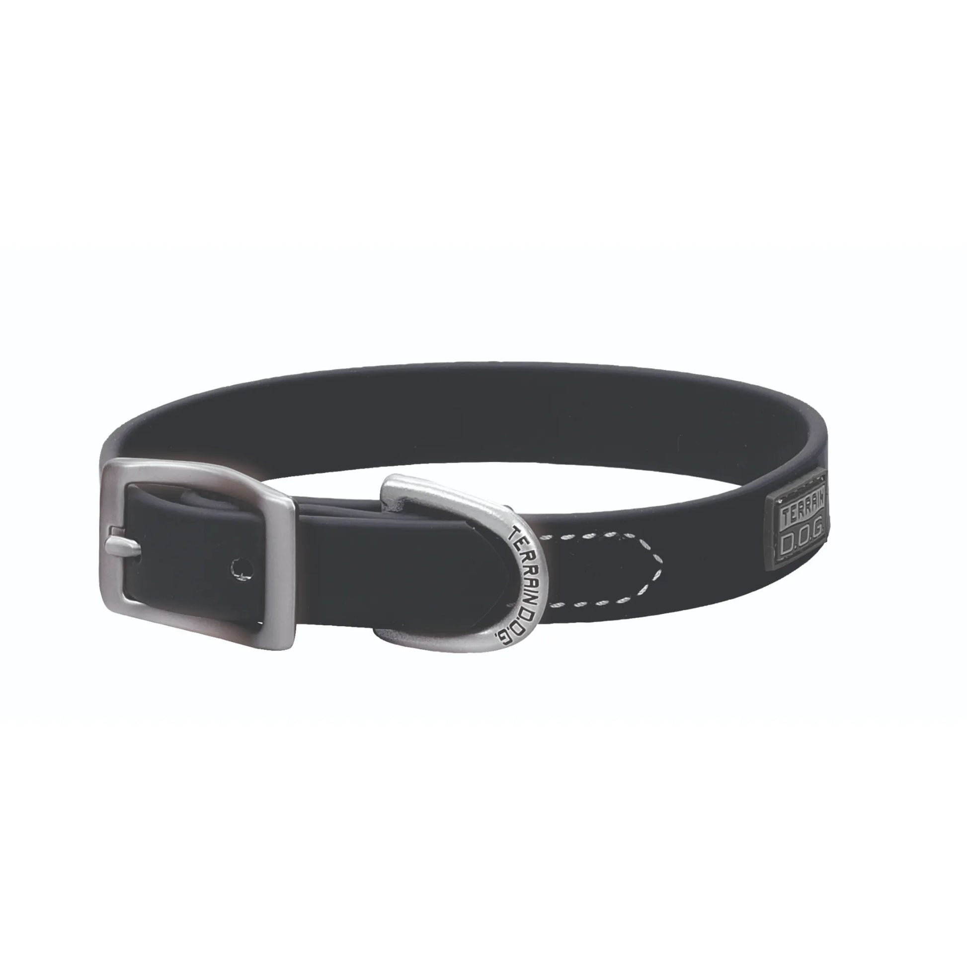 Weaver Leather Terrain D.O.G. Brahma Webb Dog Collar in matte black, featuring durable, weather-resistant synthetic webbing and heavy-duty silver hardware. This waterproof dog collar includes a secure buckle, engraved D-ring, and stylish contrast stitching. Ideal for active dogs and outdoor adventures, its easy-to-clean material and rugged design make it a top choice for pet owners seeking performance and style.