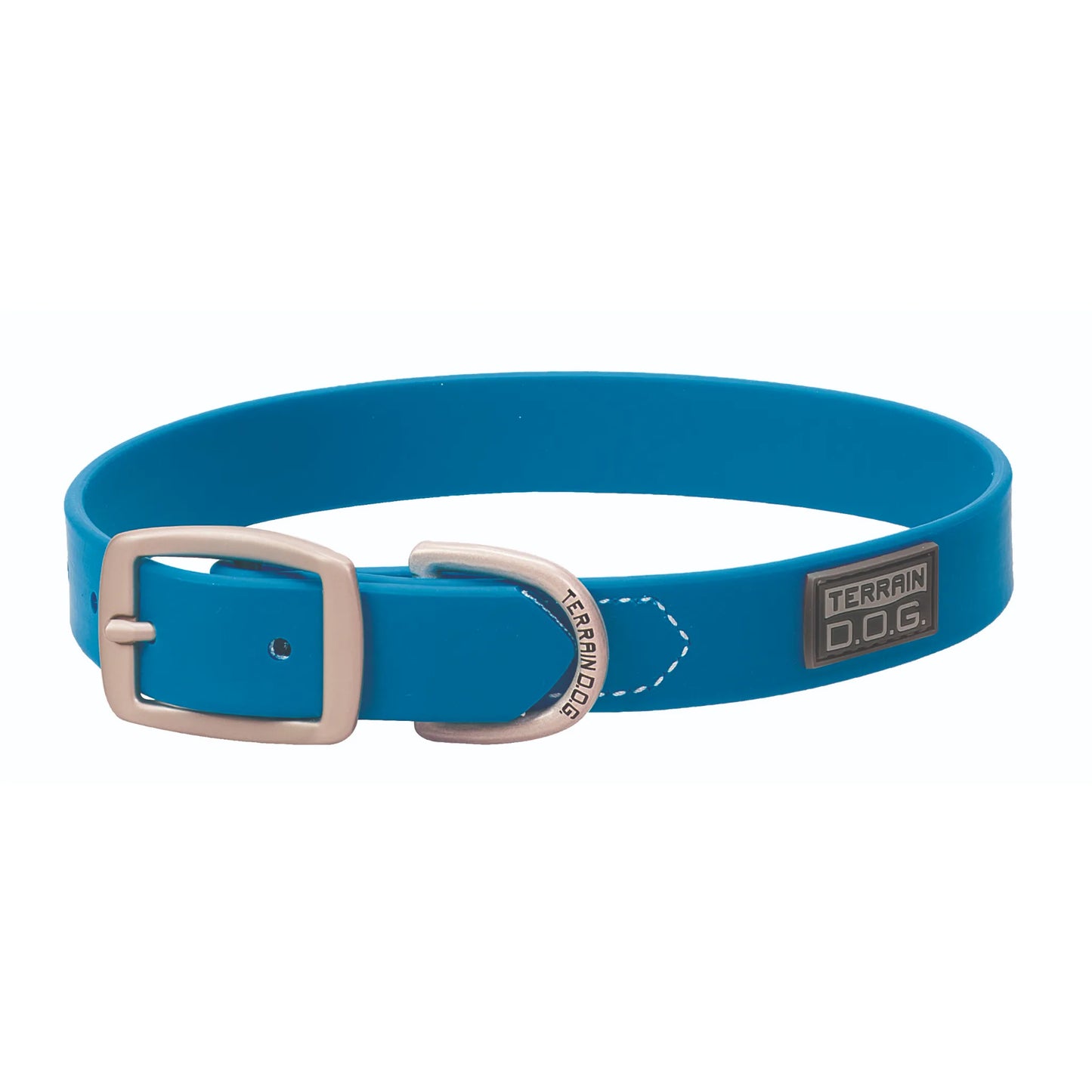 Weaver Leather Terrain D.O.G. Brahma Webb Dog Collar in vibrant blue. This waterproof and weather-resistant collar features a durable synthetic strap, a brushed nickel-finish buckle, and a sturdy D-ring for leash attachment. Designed for outdoor adventures and active pets, it’s easy to clean and built for all-weather performance. Includes a stylish TERRAIN D.O.G. brand plate, making it an ideal choice for hiking, swimming, and everyday pet wear.