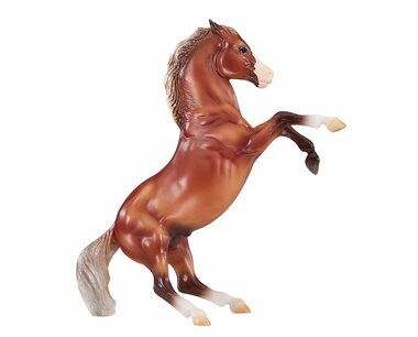 Breyer Classics Series Horse Silver Bay Mustang Model #947